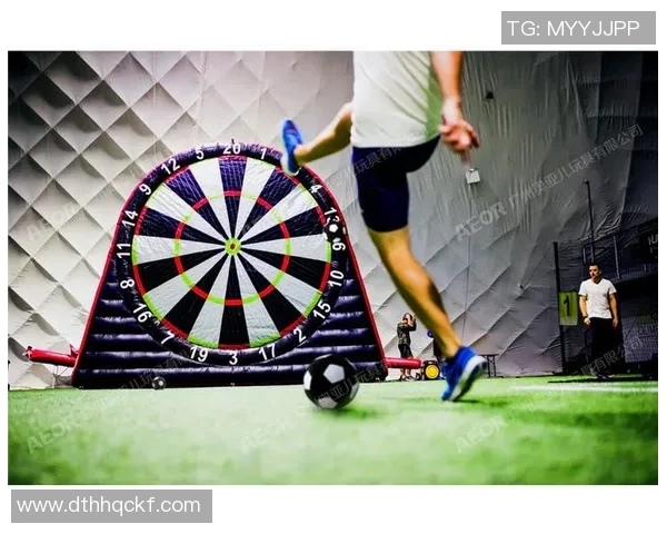 足球明星飞镖高清图片展示让你领略运动与艺术的完美结合